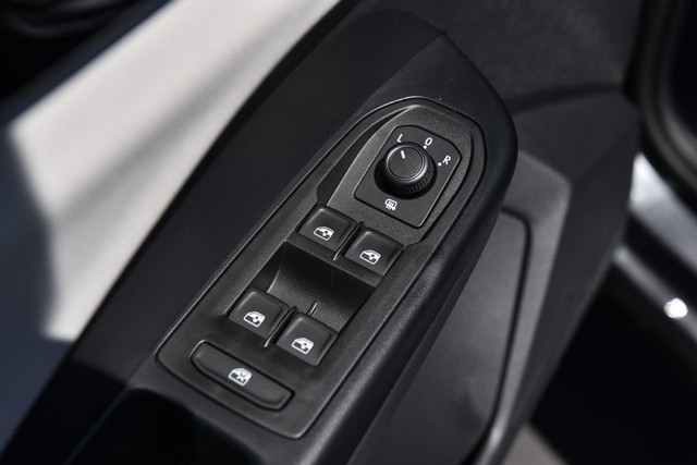 Volkswagen Taos Vehicle Image 08