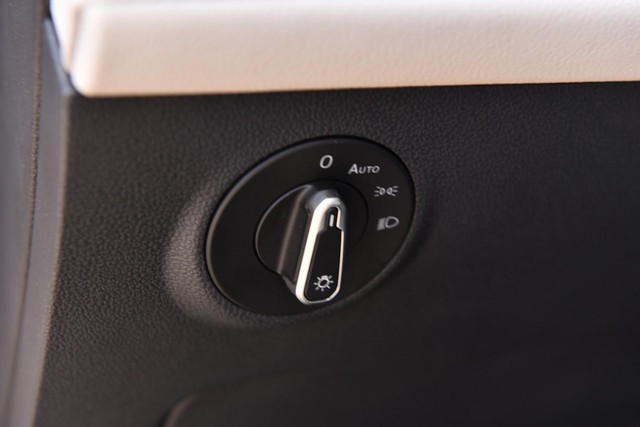 Volkswagen Taos Vehicle Image 10