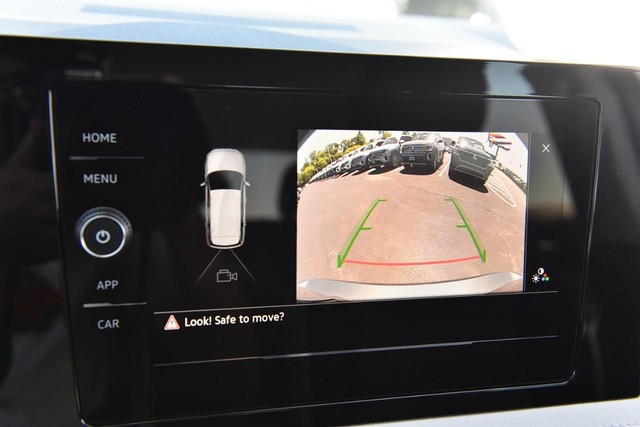 Volkswagen Taos Vehicle Image 12