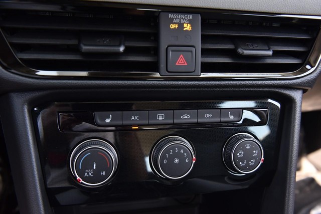 Volkswagen Taos Vehicle Image 14
