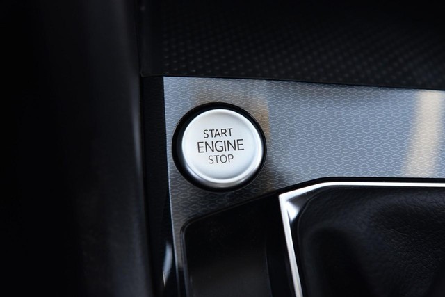 Volkswagen Taos Vehicle Image 16