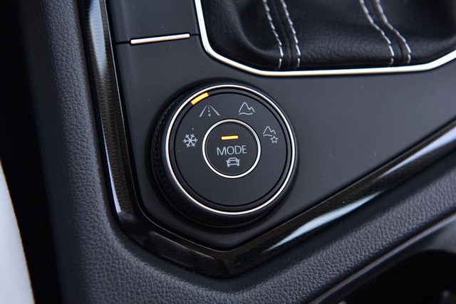 Volkswagen Taos Vehicle Image 17