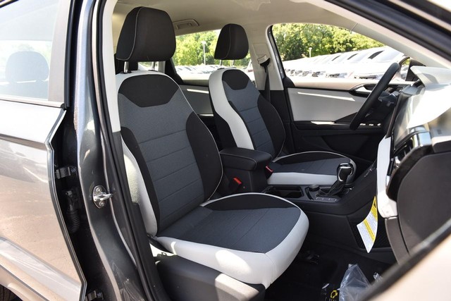 Volkswagen Taos Vehicle Image 20