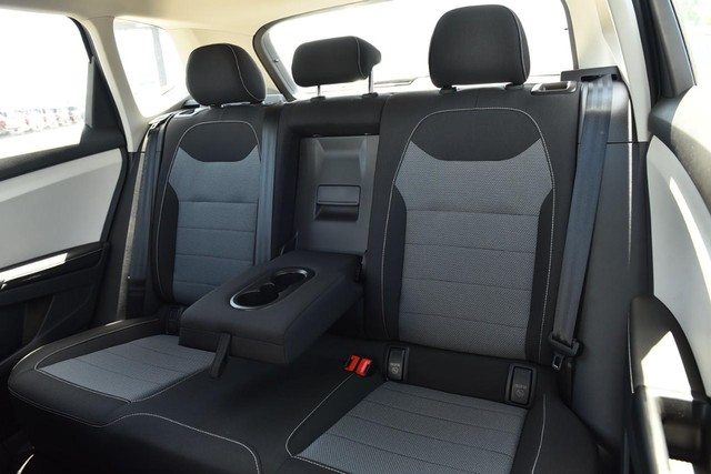 Volkswagen Taos Vehicle Image 21