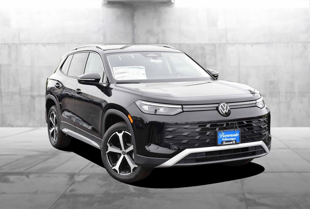 Volkswagen Tiguan Vehicle Full-screen Gallery Image 2