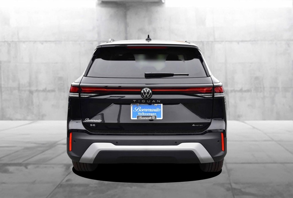 Volkswagen Tiguan Vehicle Full-screen Gallery Image 6