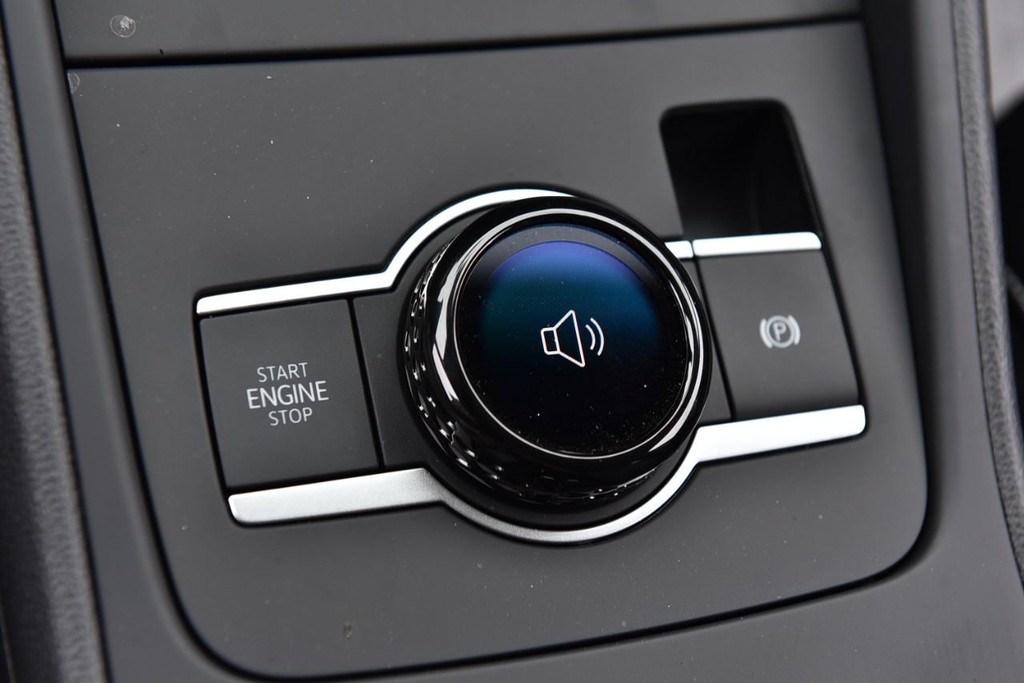 Volkswagen Tiguan Vehicle Full-screen Gallery Image 17
