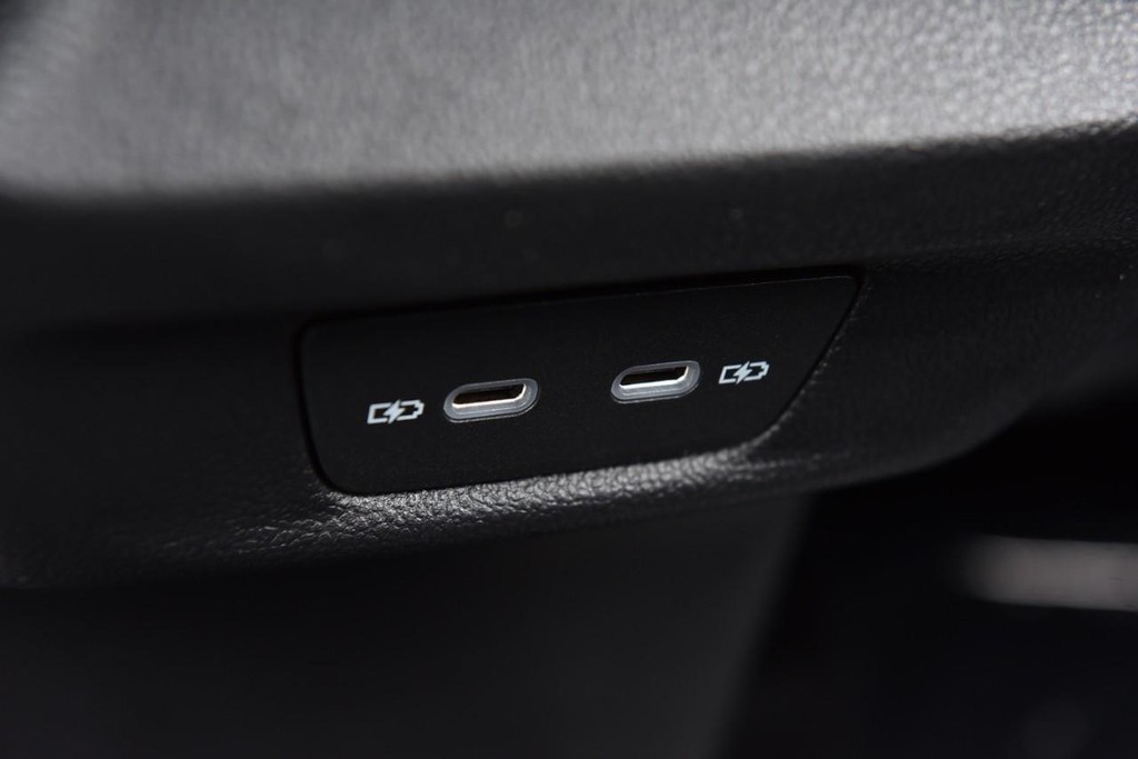 Volkswagen Tiguan Vehicle Full-screen Gallery Image 23