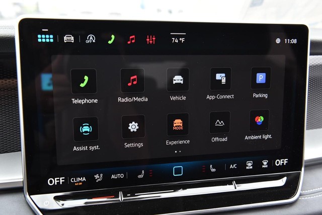 Volkswagen Tiguan Vehicle Image 15