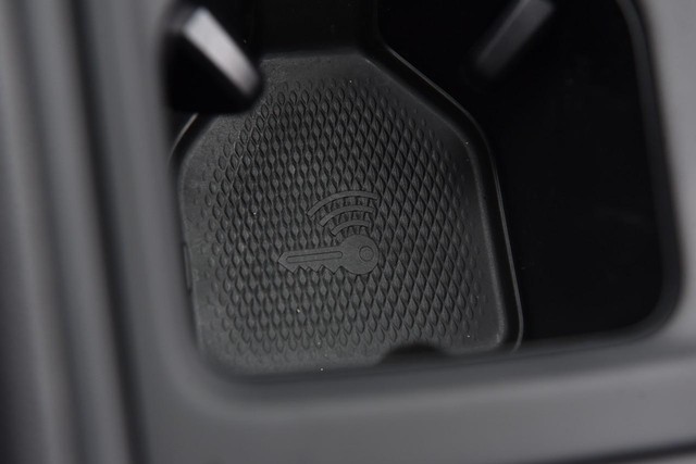 Volkswagen Tiguan Vehicle Image 16