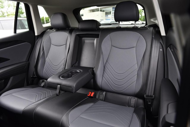 Volkswagen Tiguan Vehicle Image 21