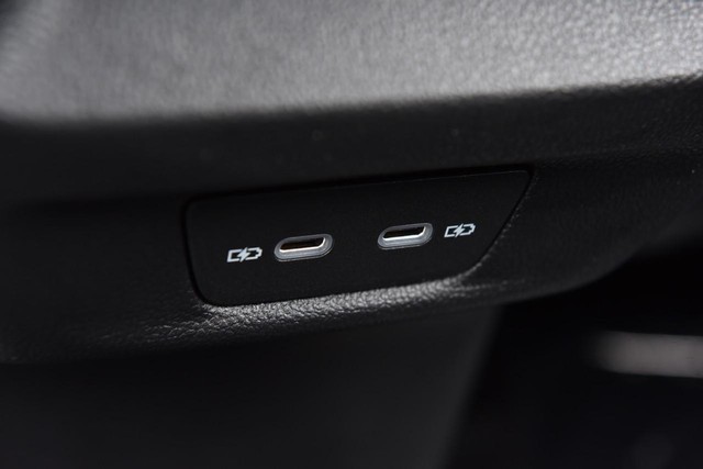 Volkswagen Tiguan Vehicle Image 23