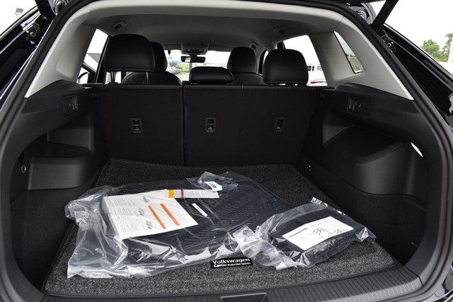 Volkswagen Tiguan Vehicle Image 24