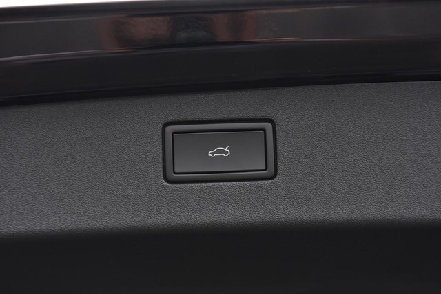 Volkswagen Tiguan Vehicle Image 25