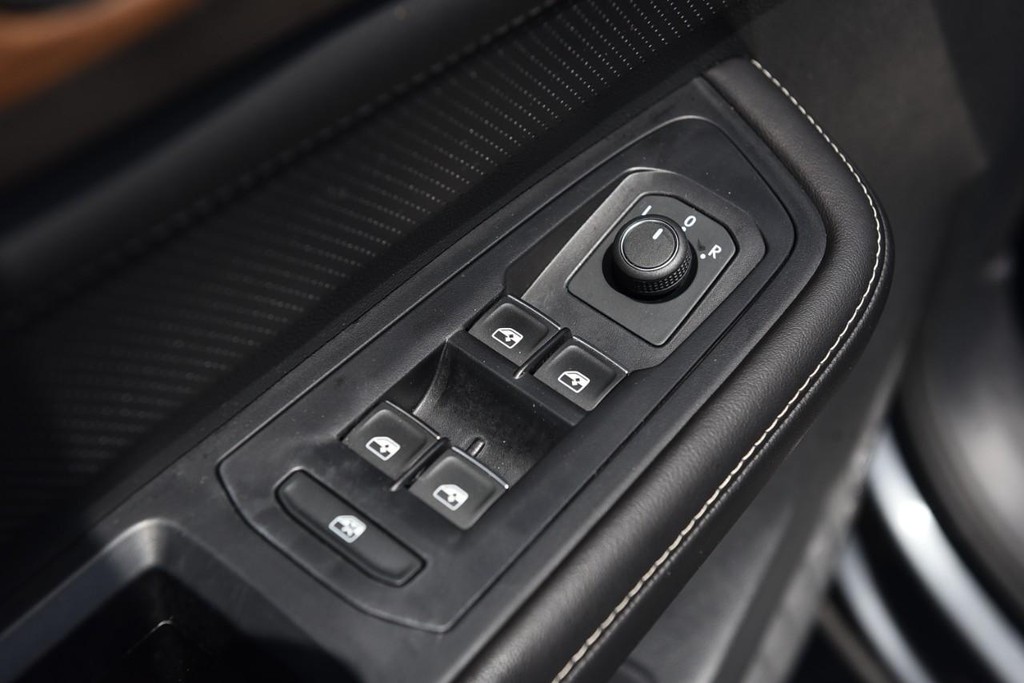 Volkswagen Atlas Vehicle Full-screen Gallery Image 8