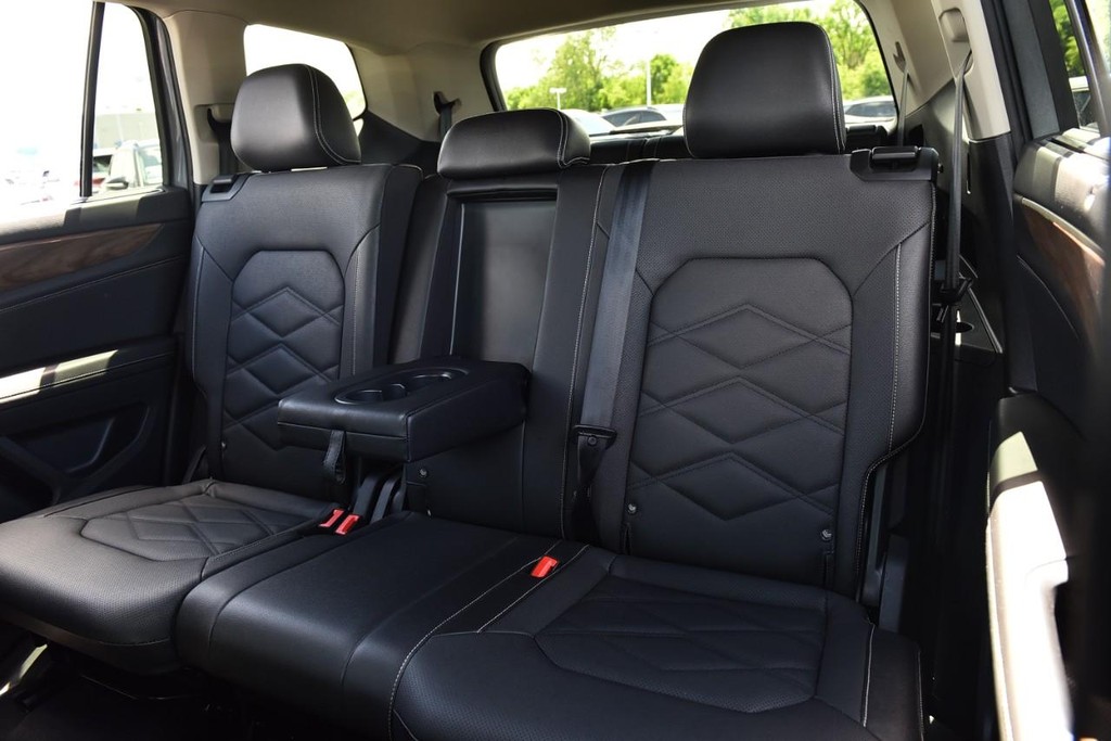 Volkswagen Atlas Vehicle Full-screen Gallery Image 21
