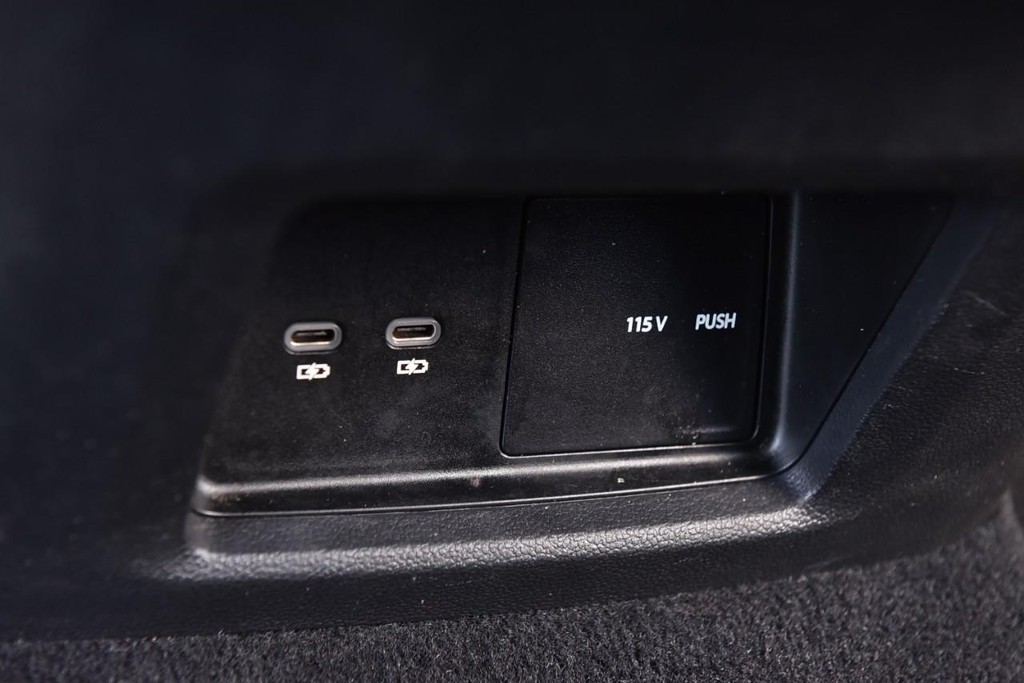 Volkswagen Atlas Vehicle Full-screen Gallery Image 23