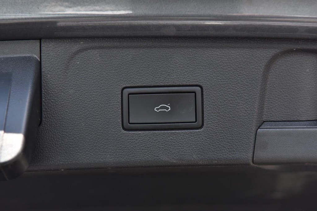 Volkswagen Atlas Vehicle Full-screen Gallery Image 26