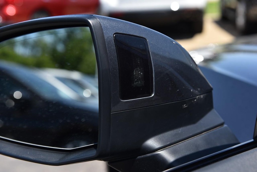 Audi Q5 Vehicle Full-screen Gallery Image 11