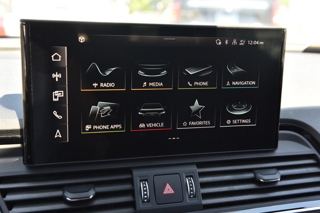 Audi Q5 Vehicle Full-screen Gallery Image 15