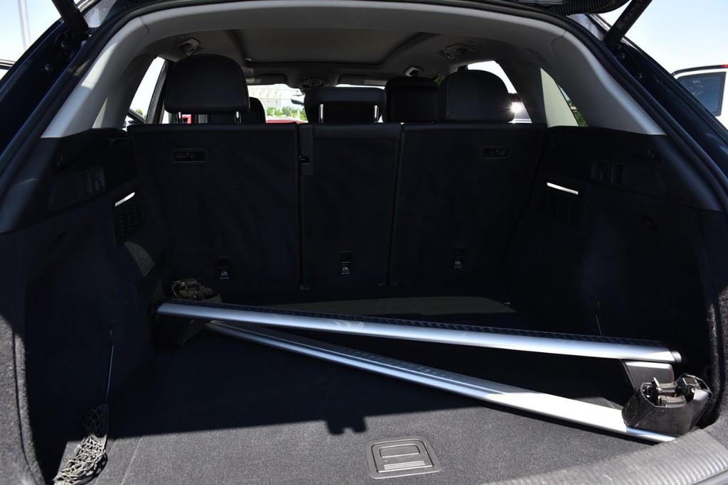 Audi Q5 Vehicle Full-screen Gallery Image 26