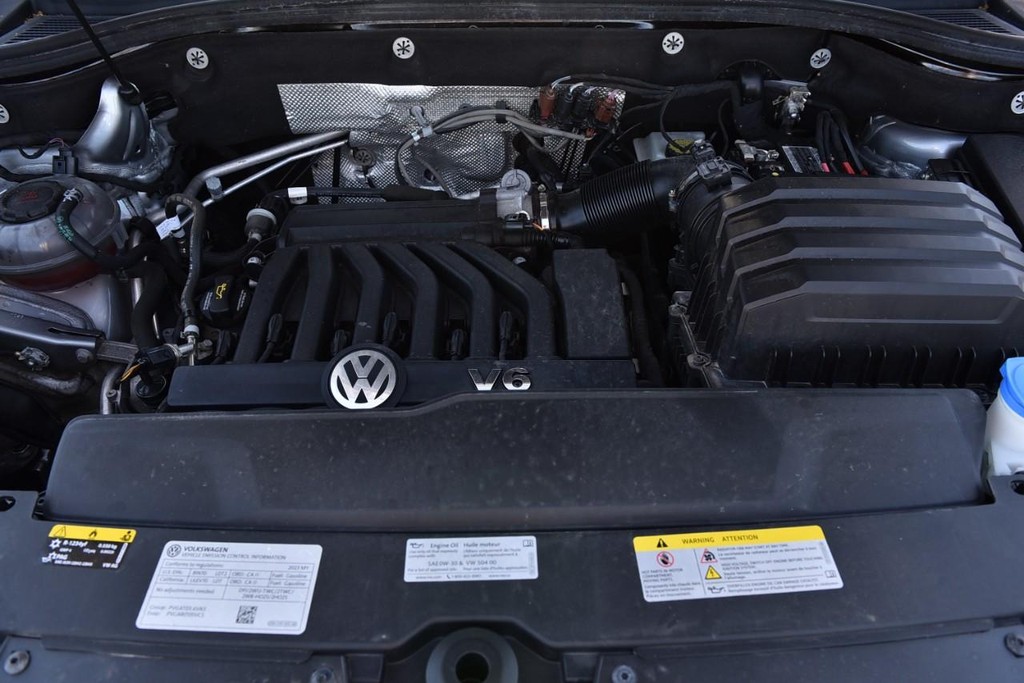 Volkswagen Atlas Cross Sport Vehicle Full-screen Gallery Image 27