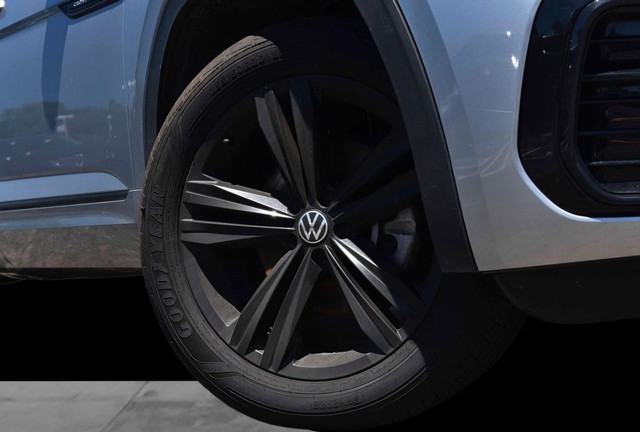 Volkswagen Atlas Cross Sport Vehicle Image 03
