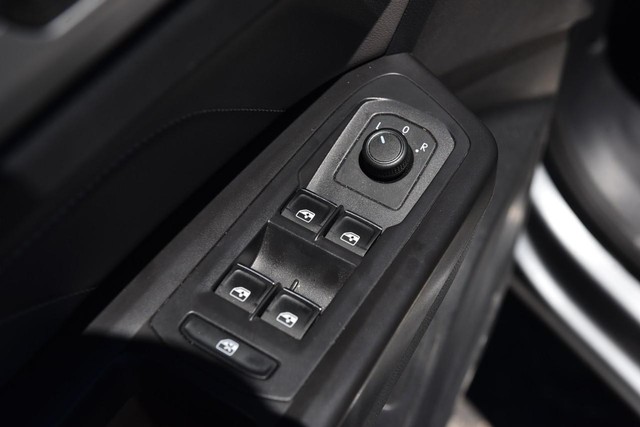Volkswagen Atlas Cross Sport Vehicle Image 08