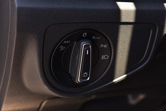 Volkswagen Atlas Cross Sport Vehicle Image 11