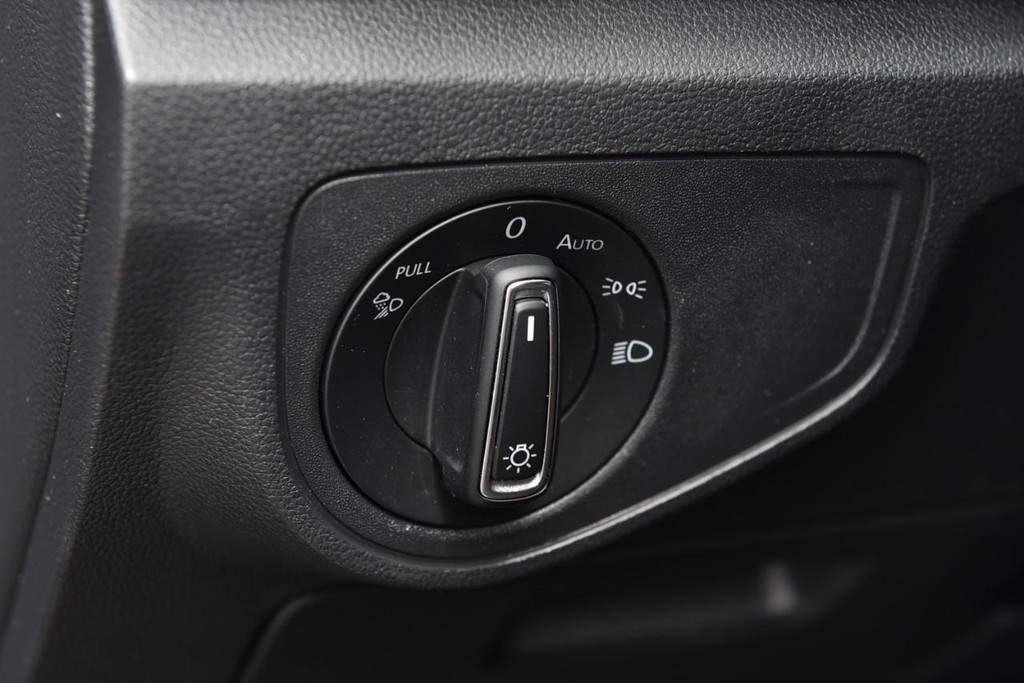 Volkswagen Atlas Vehicle Full-screen Gallery Image 11