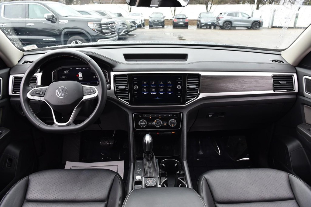 Volkswagen Atlas Vehicle Full-screen Gallery Image 7