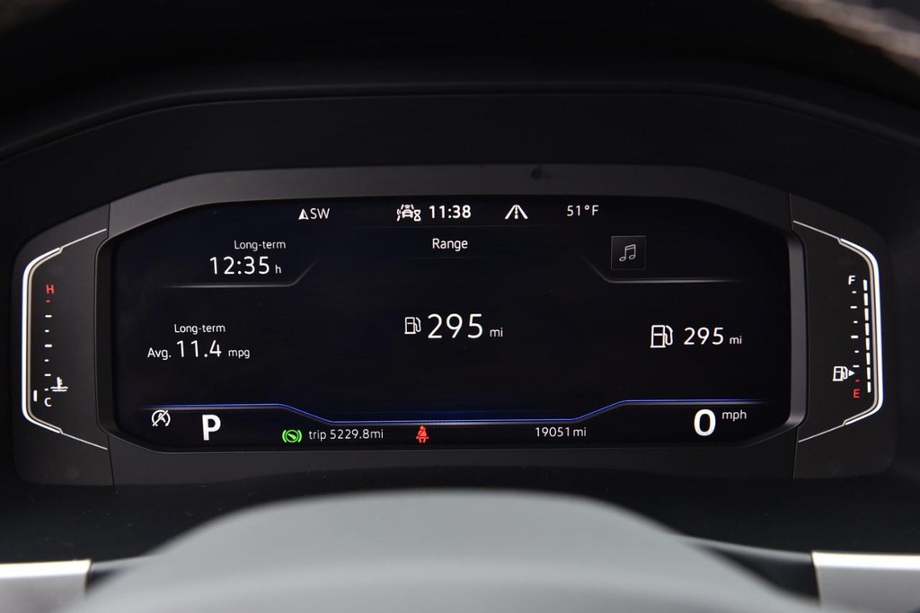 Volkswagen Atlas Vehicle Full-screen Gallery Image 12