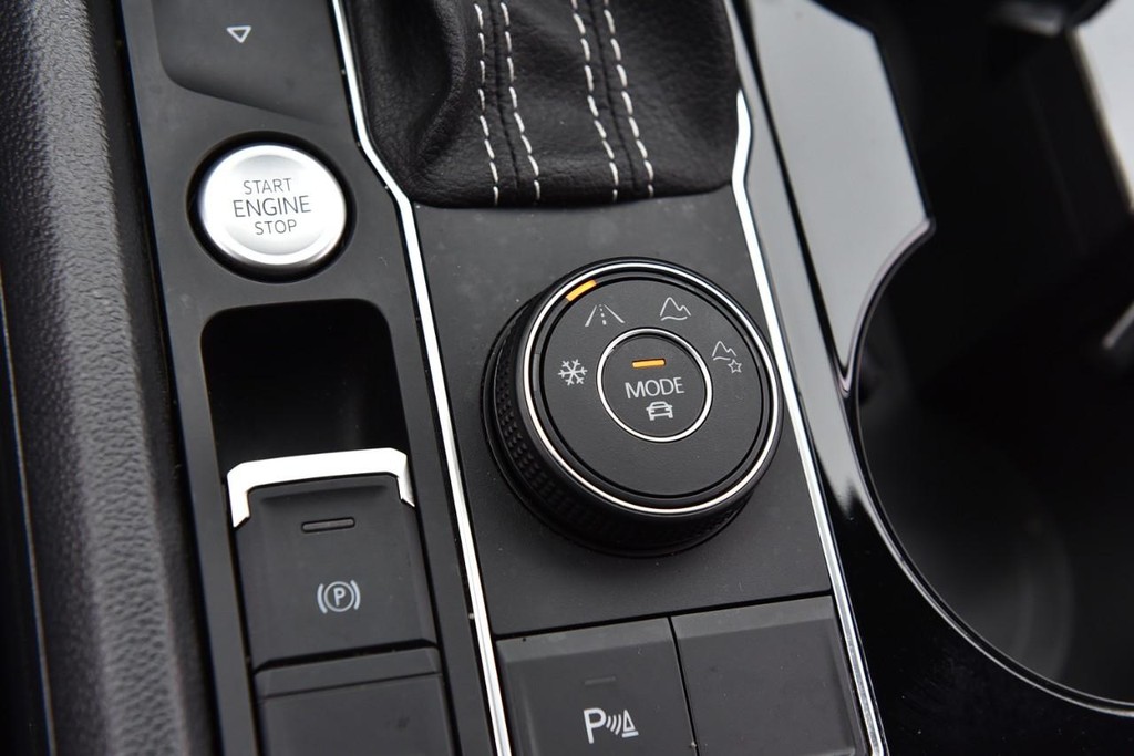 Volkswagen Atlas Vehicle Full-screen Gallery Image 17