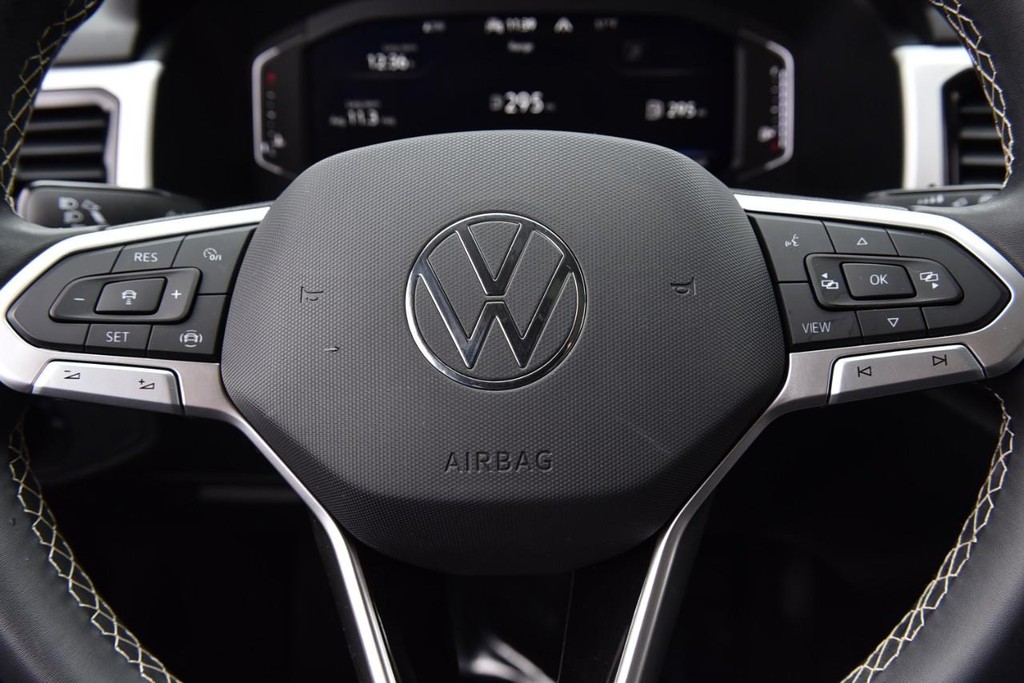 Volkswagen Atlas Vehicle Full-screen Gallery Image 18
