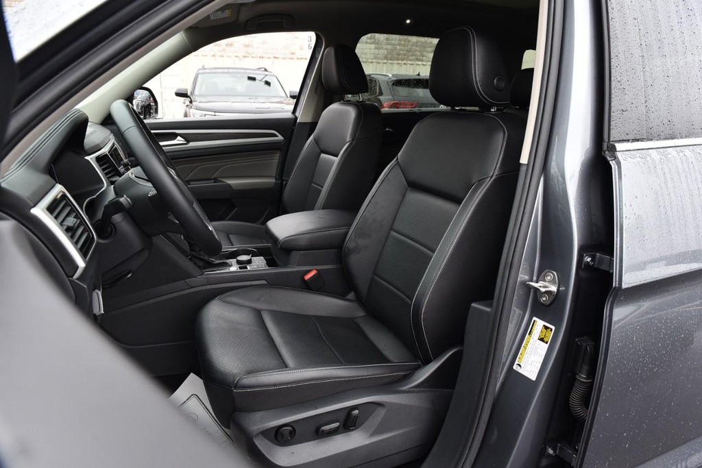 Volkswagen Atlas Vehicle Full-screen Gallery Image 19