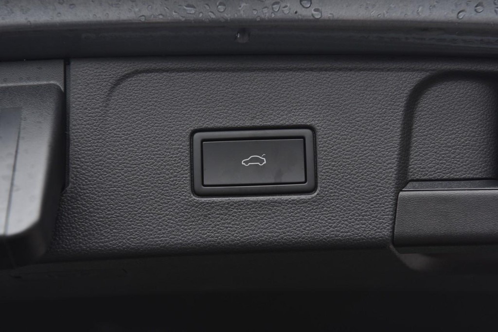 Volkswagen Atlas Vehicle Full-screen Gallery Image 27
