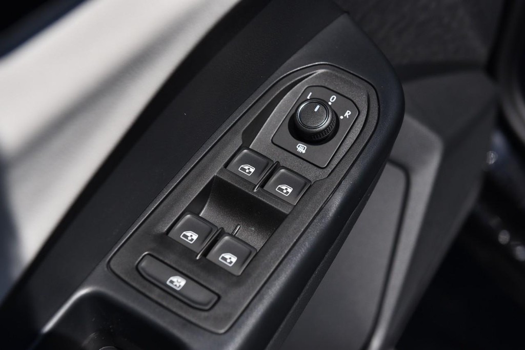 Volkswagen Taos Vehicle Full-screen Gallery Image 8