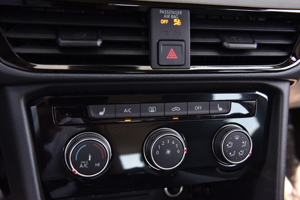 Volkswagen Taos Vehicle Full-screen Gallery Image 14