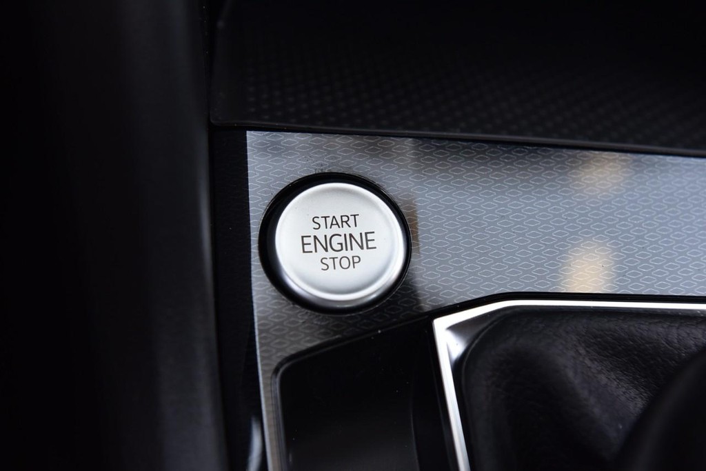 Volkswagen Taos Vehicle Full-screen Gallery Image 16