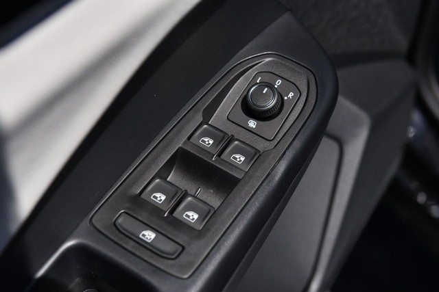 Volkswagen Taos Vehicle Image 08