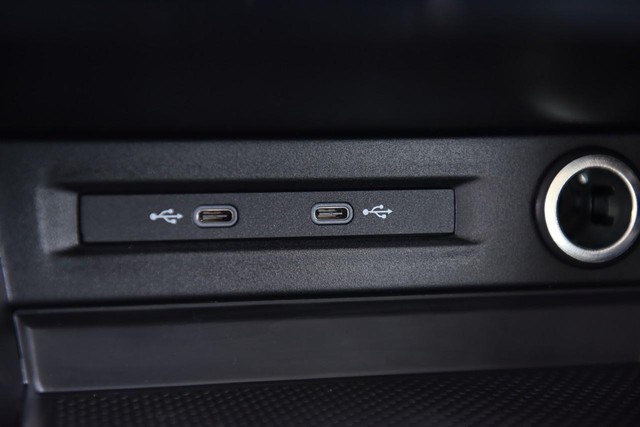 Volkswagen Taos Vehicle Image 15