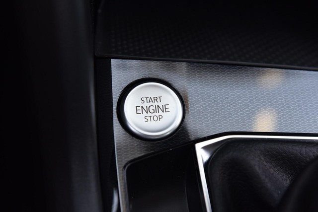 Volkswagen Taos Vehicle Image 16