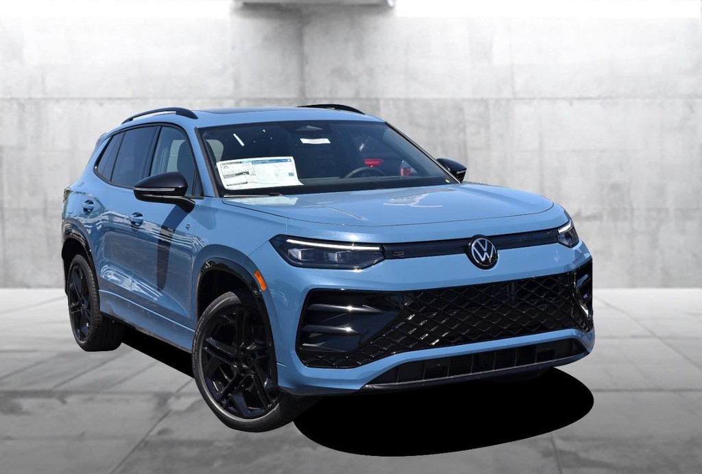 Volkswagen Tiguan Vehicle Full-screen Gallery Image 2