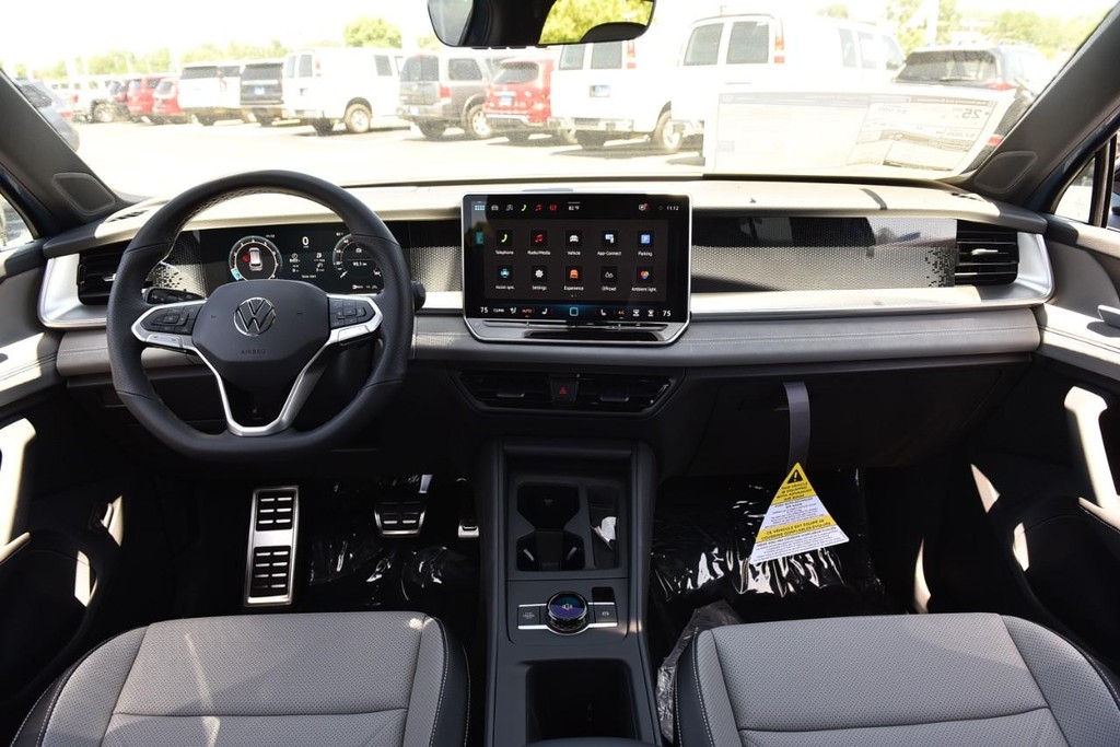 Volkswagen Tiguan Vehicle Full-screen Gallery Image 7