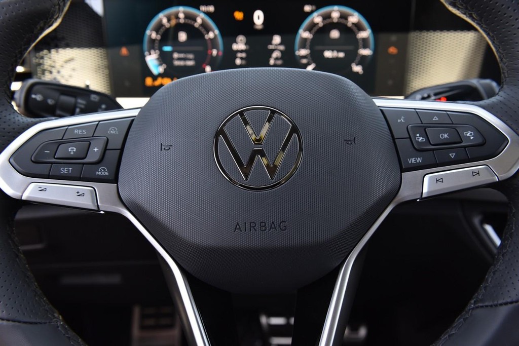 Volkswagen Tiguan Vehicle Full-screen Gallery Image 18