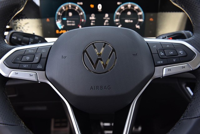 Volkswagen Tiguan Vehicle Image 18
