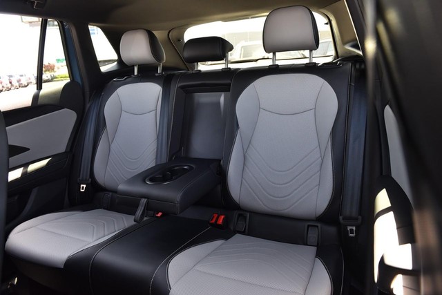Volkswagen Tiguan Vehicle Image 22