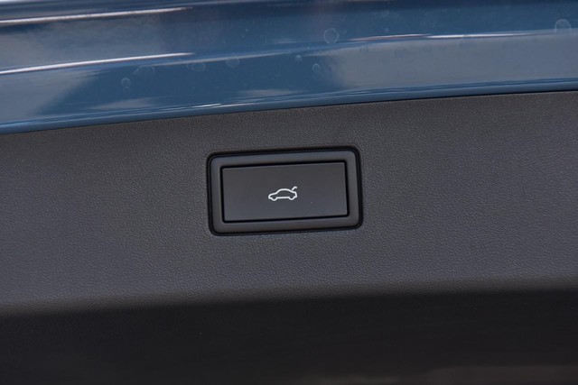 Volkswagen Tiguan Vehicle Image 26