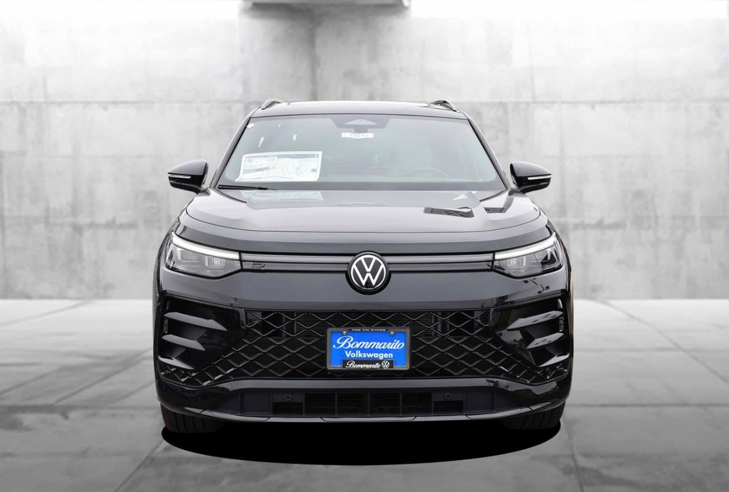 Volkswagen Tiguan Vehicle Full-screen Gallery Image 4