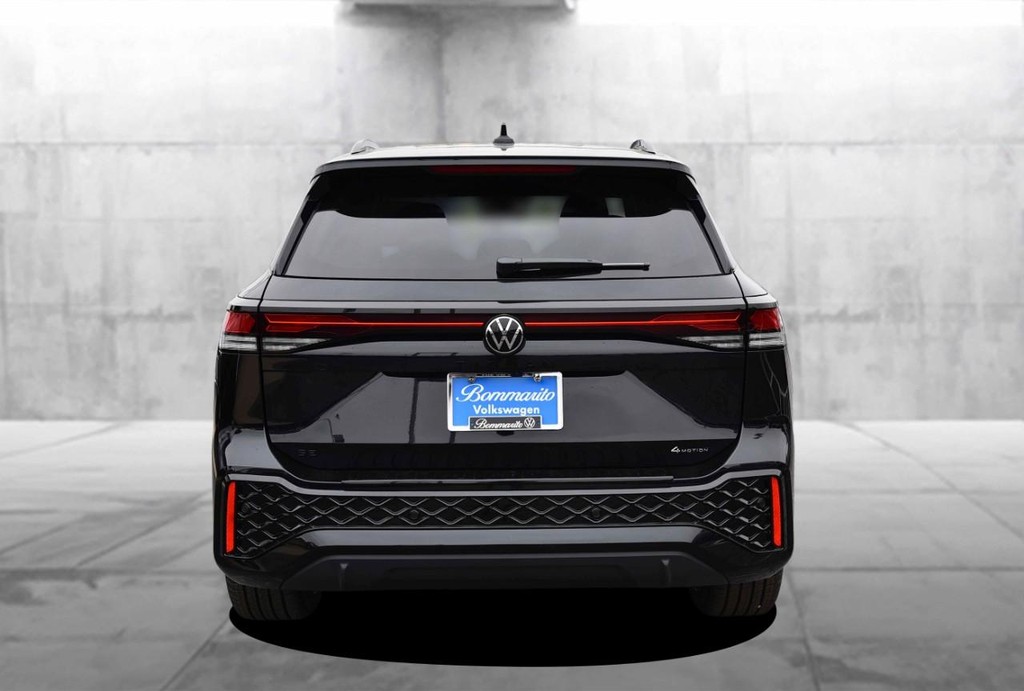 Volkswagen Tiguan Vehicle Full-screen Gallery Image 6